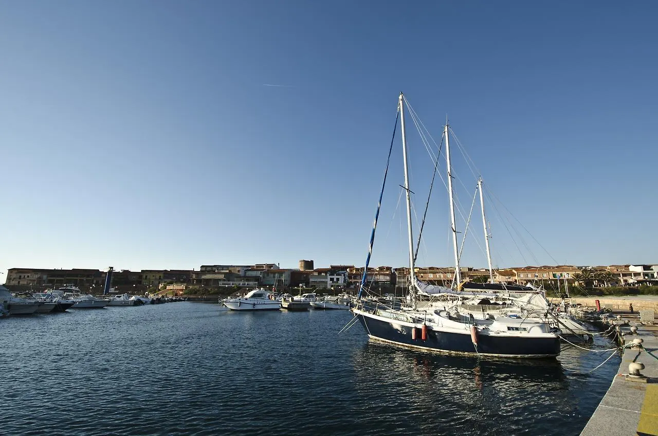 A.I.R. Isola Rossa Borgo Di Mare Aparthotel 2*,  Italien