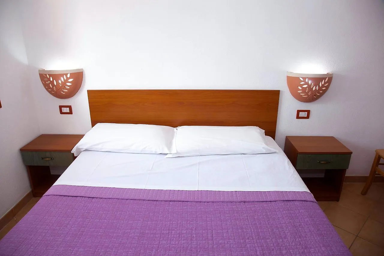 A.I.R. Isola Rossa Borgo Di Mare Aparthotel 2*,